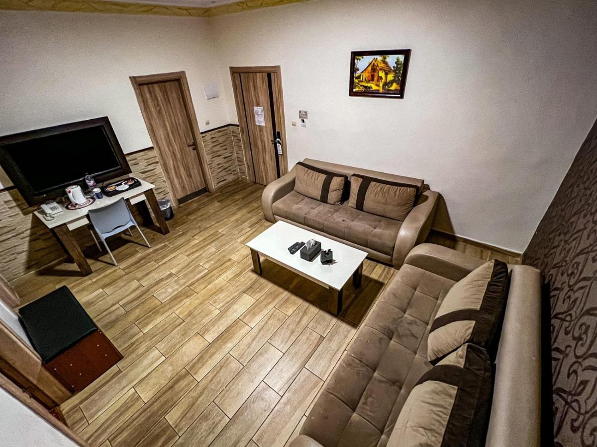 Balcony Hotel Amman Exterior photo