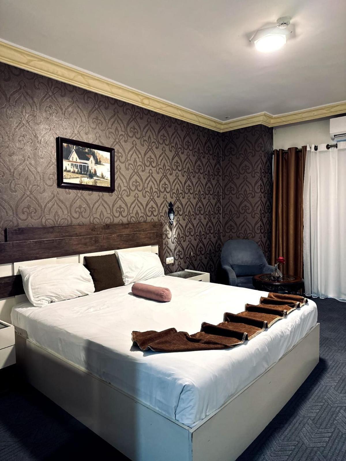 Balcony Hotel Amman Exterior photo